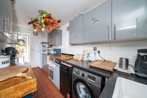 KITCHEN- click for photo gallery